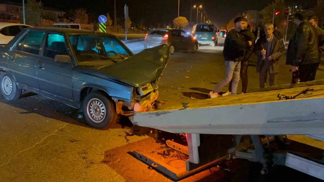 Kazada Kayseri'de 2 kişi yaralandı.