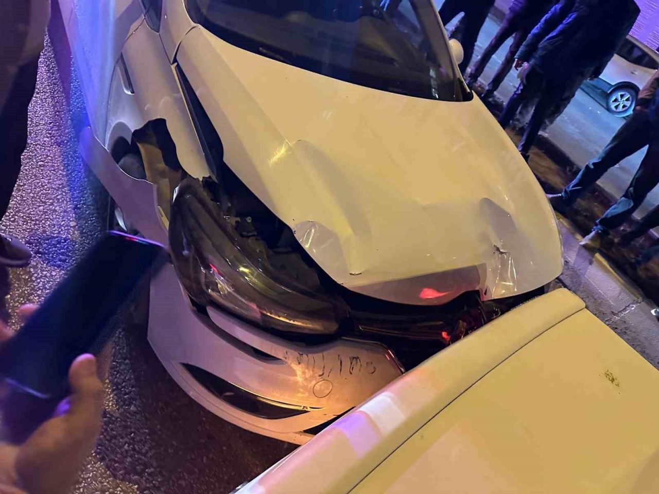 Mardin’de maddi zararla sonuçlanan bir trafik kazası oldu.