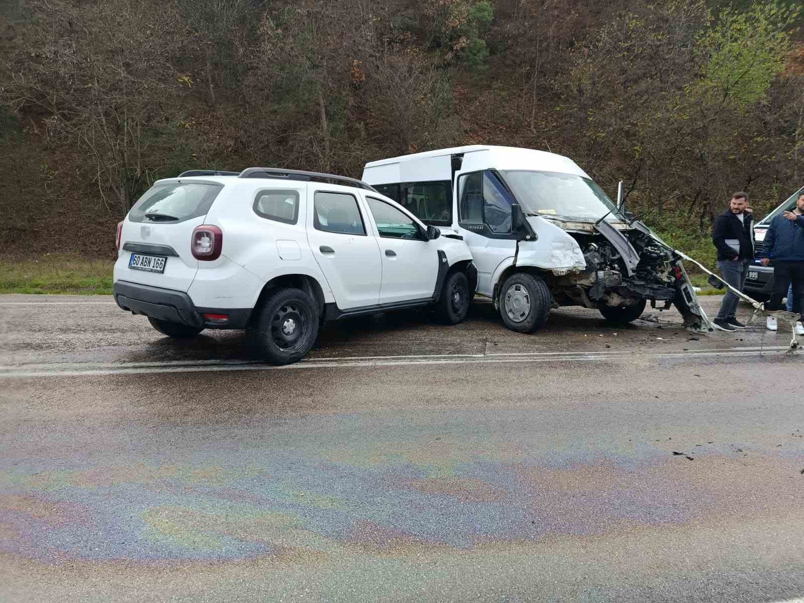 Tokat’ta yaşanan zincirleme trafik kazasında 9 kişi yaralandı.