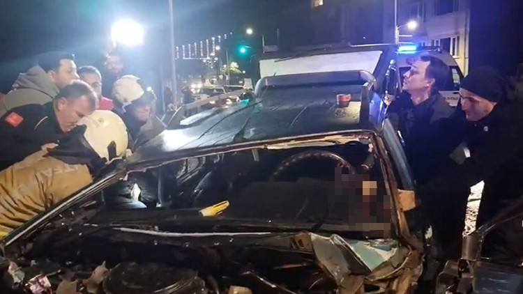 Üsküdar'da kaza: 3 kişi yaralandı.