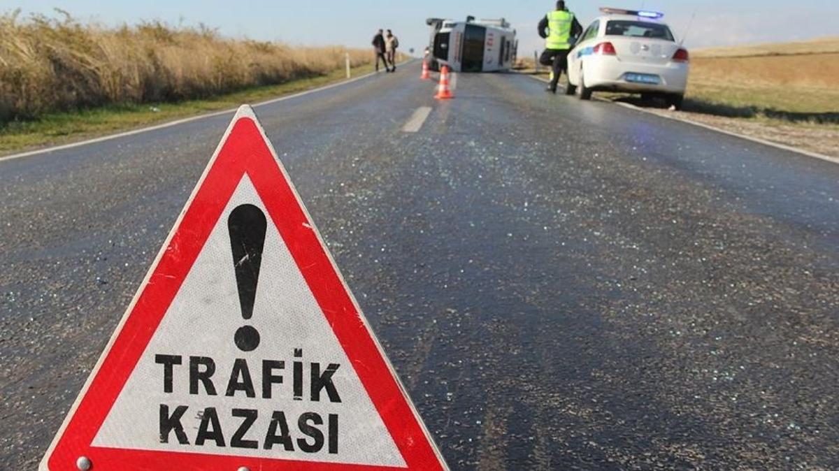 Feci tır kazasında sürücü ezildi: Canını kaybetti.