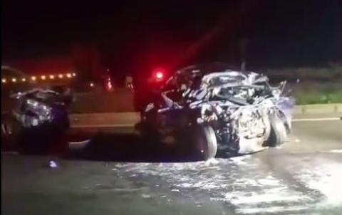 2 kardeş trafik kazasında yaşamını yitirdi.