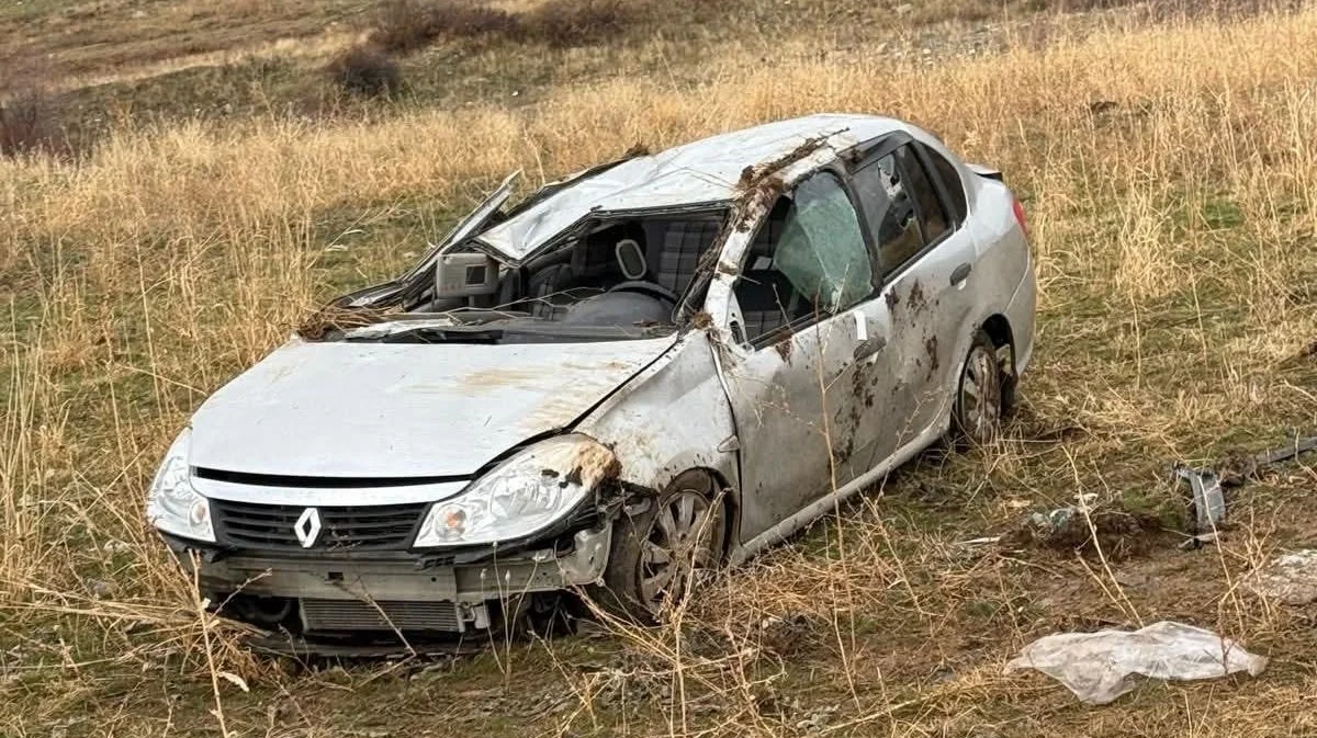 Kaza Sonucunda Aynı Aileden 3 Kişi Yaralandı