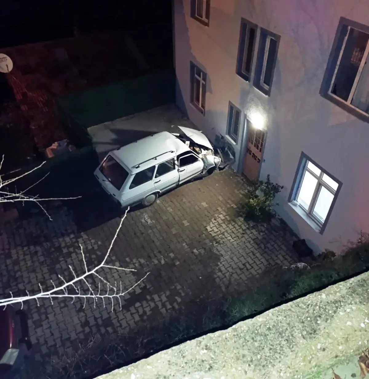 1 kişi öldü, 1 kişi yaralandı TRAFİK KAZASI: Kütahya'da.