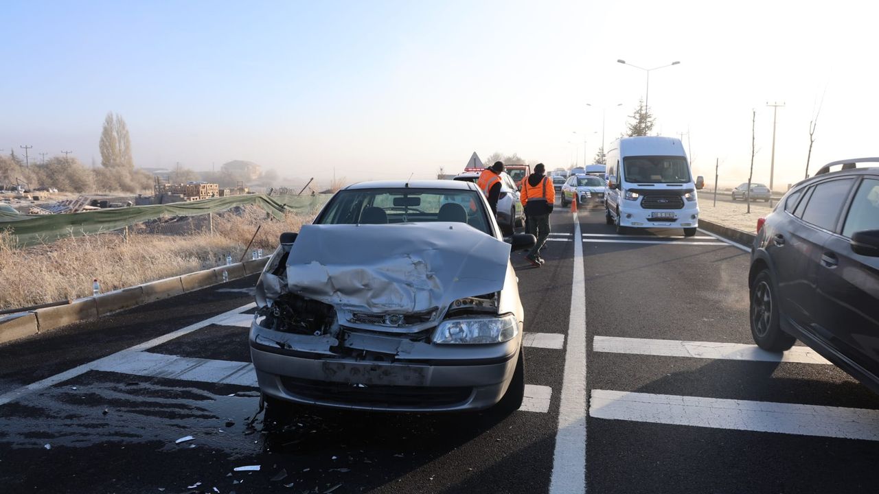 Nevşehir'de Kaza Sonucu 3 Kişi Yaralandı