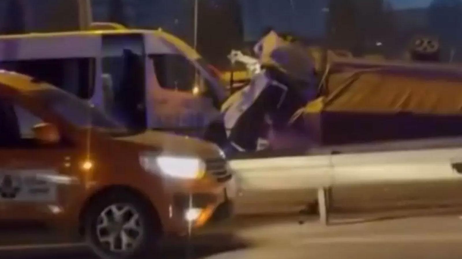 TEM Otoyolu'nda zincirleme kaza trafik akışını durdurdu.