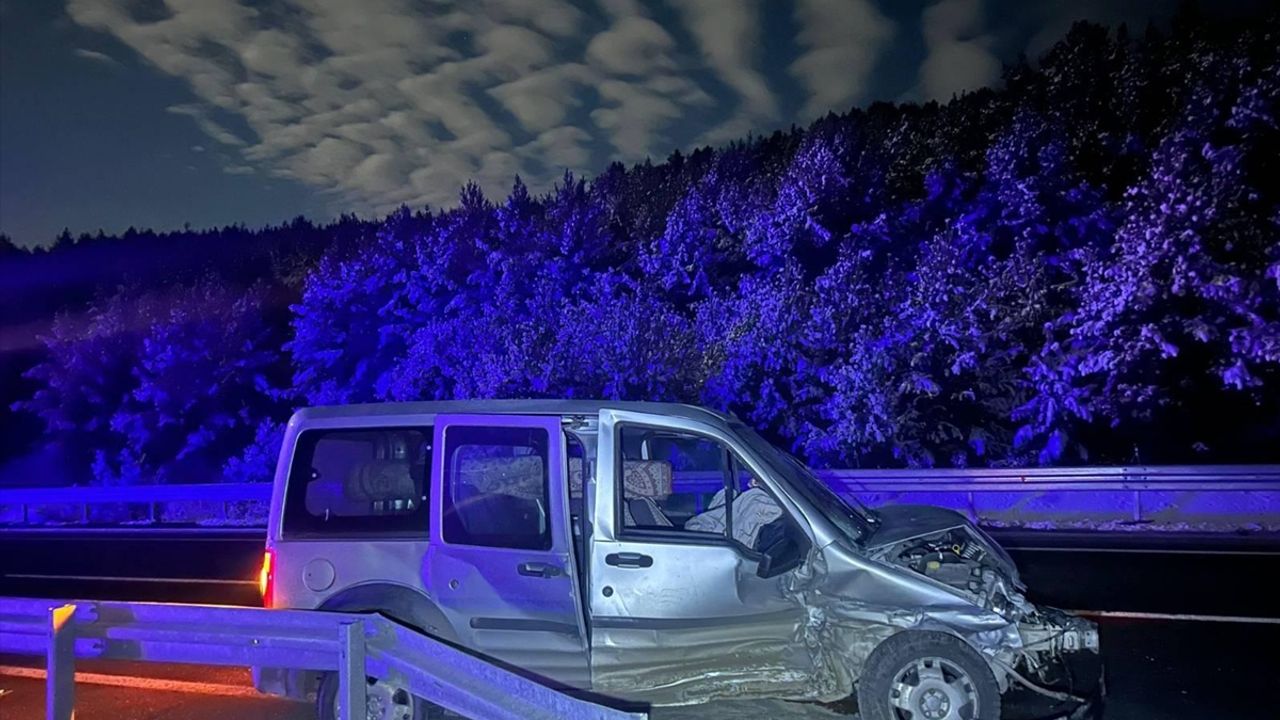 Ardahan'da Göle yolu kazasında 4 kişi yaralı