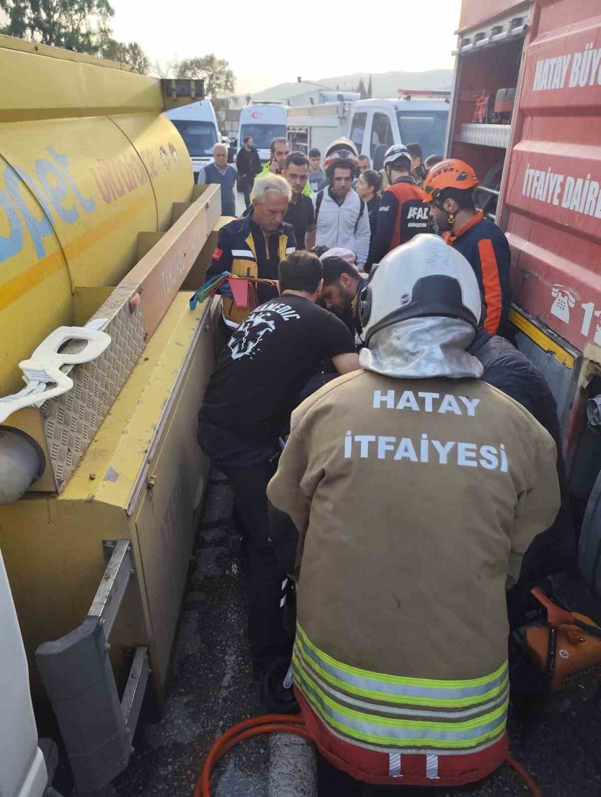 Antakya'da trafik kazasında 1 kişi yaralandı.