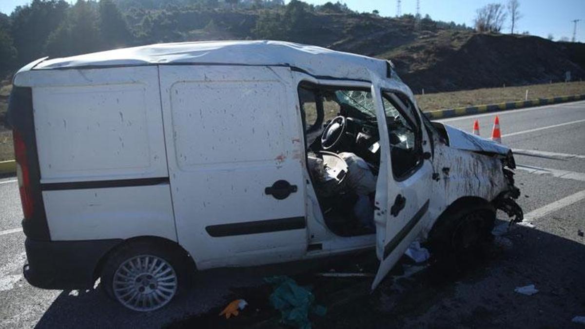 Kastamonu'da, trafik kazalarına neden olan gizli buzlanma: 3 yaralı
