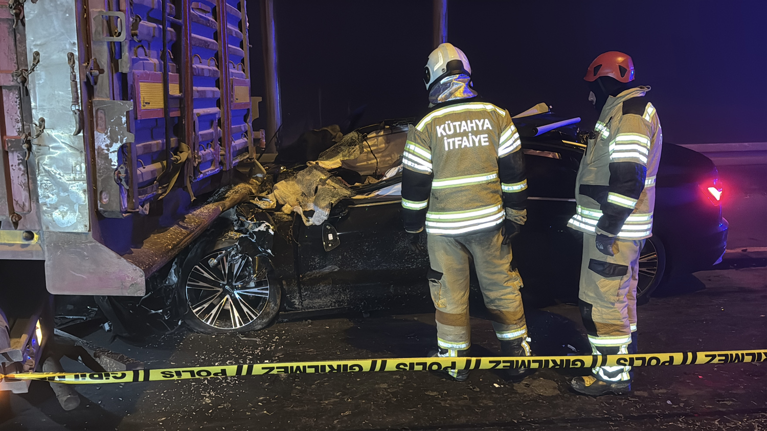 Kütahya'da trafik kazasında 4 kişi yaşamını yitirdi.