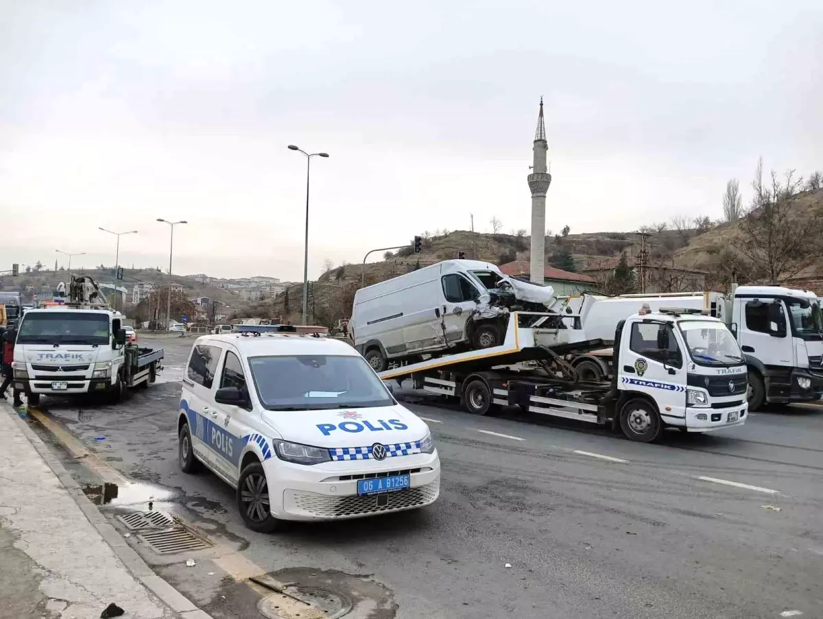 Ankara'da Kaza: 1 Kişi Hayatını Kaybetti, 3 Kişi Yaralandı.