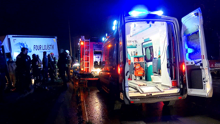 İstanbul'da ardışık kaza: 3 can kaybı, 5 yaralı