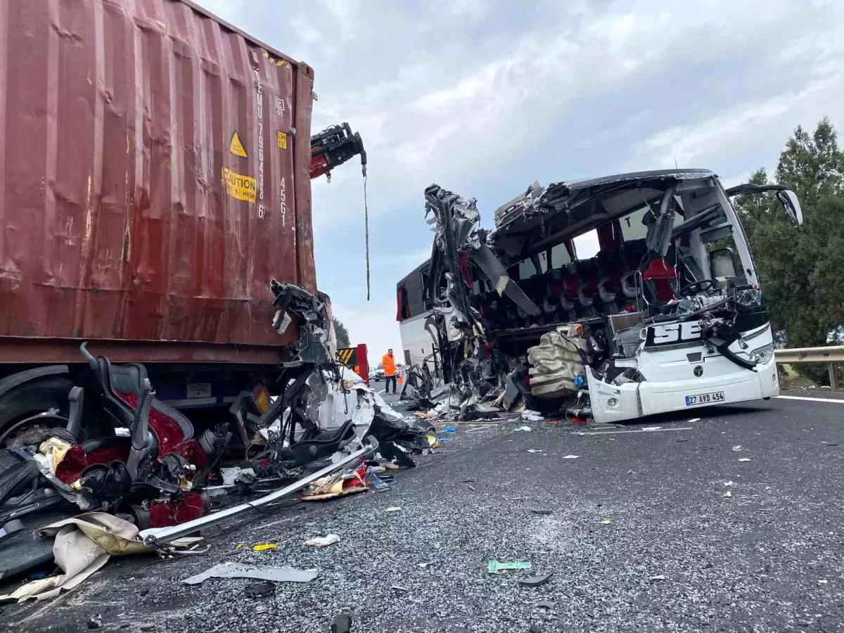Osmaniye'de Yerel Trafik Kazasında 7 Kişi Hayatını Kaybetti.
