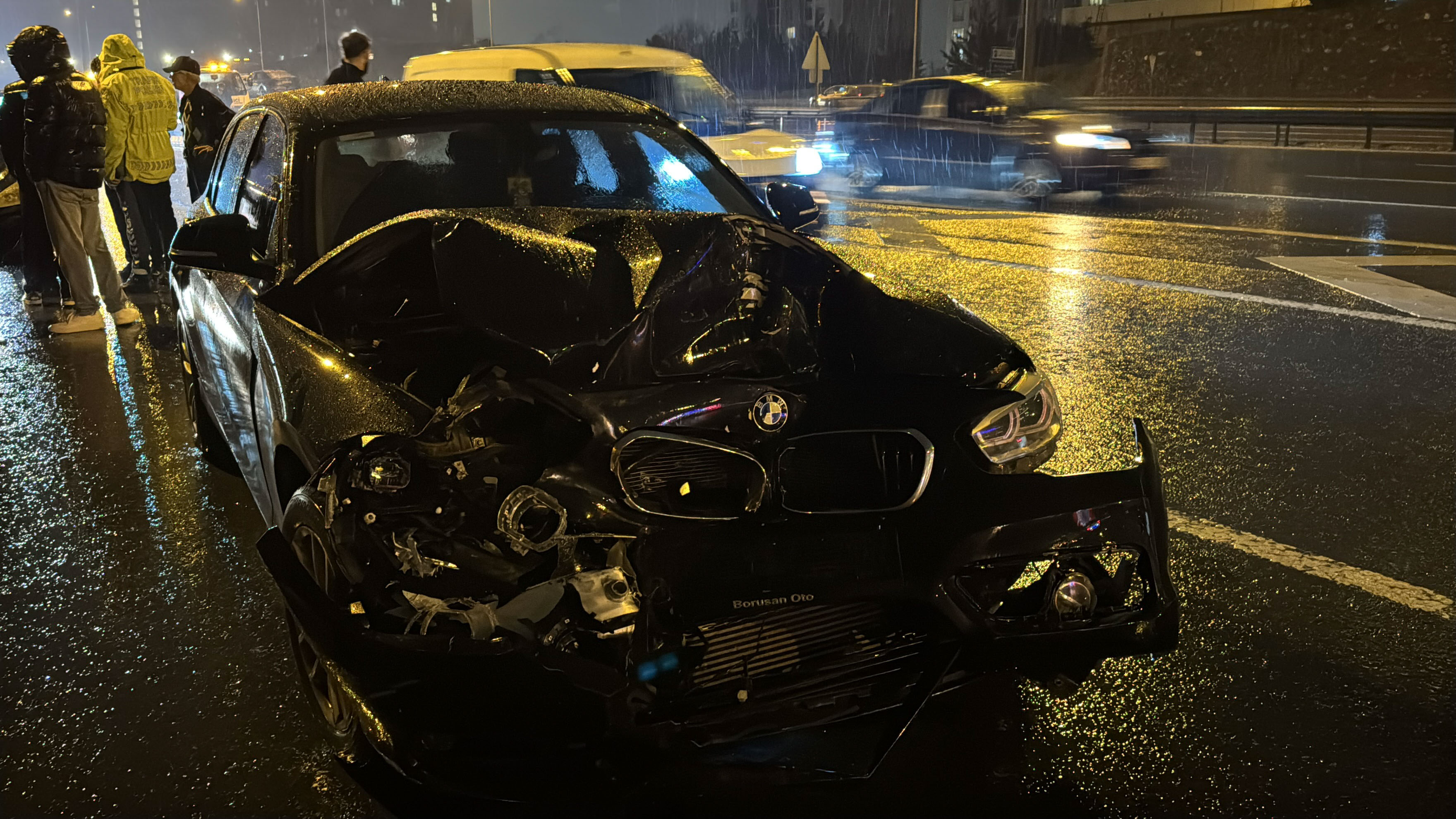 İstanbul'da 7 aracın dahil olduğu zincirleme trafik kazası