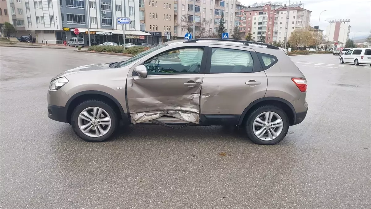 Seydişehir'de Kaza: 3 Kişi Yaralandı