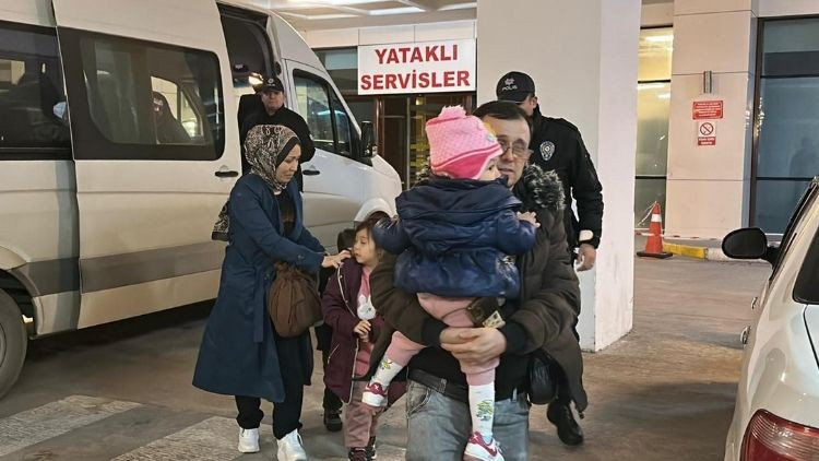 Polis kovalamacasında karıştı, araçta 20 kaçak bulundu.