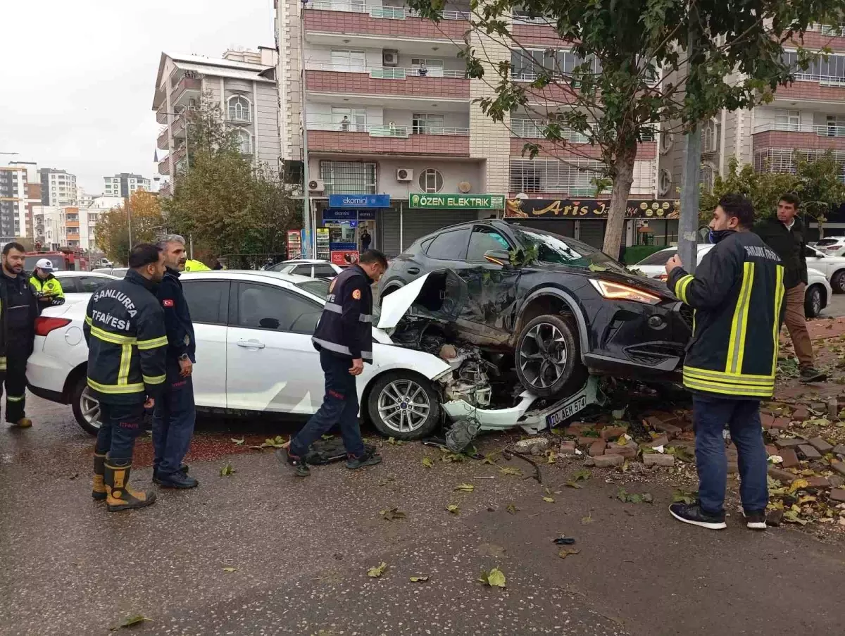 Siverek'te Trafik Kazasında 2 Kişi Yaralandı