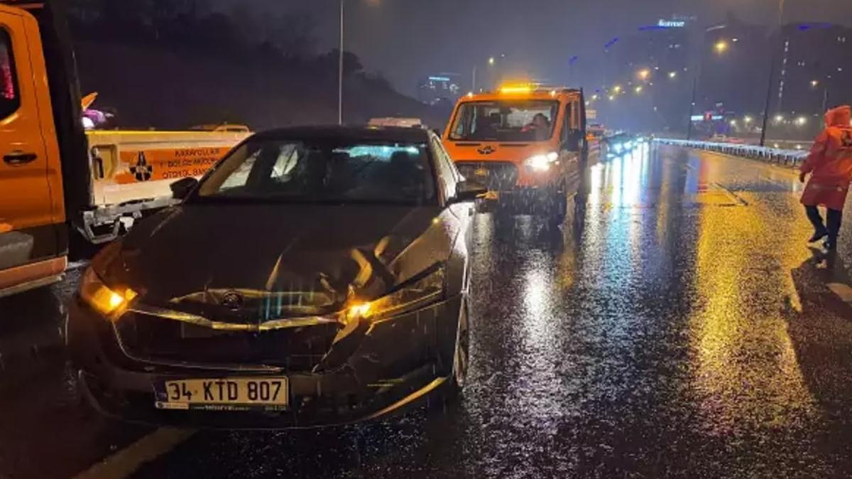 TEM Otoyolunda korkunç bir kazada 7 araç karıştı: 2 kişi yaralandı.