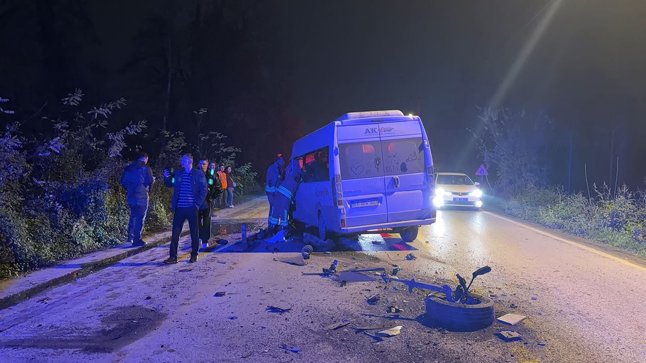 DÜZCE'DE KAZA SONUCU 3 KİŞİ YARALANDI
