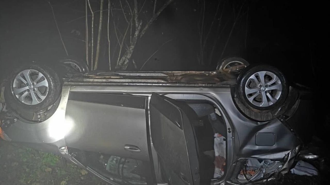 Giresun Tirebolu'da araç uçuruma yuvarlandı: 4 kişi yaralandı.