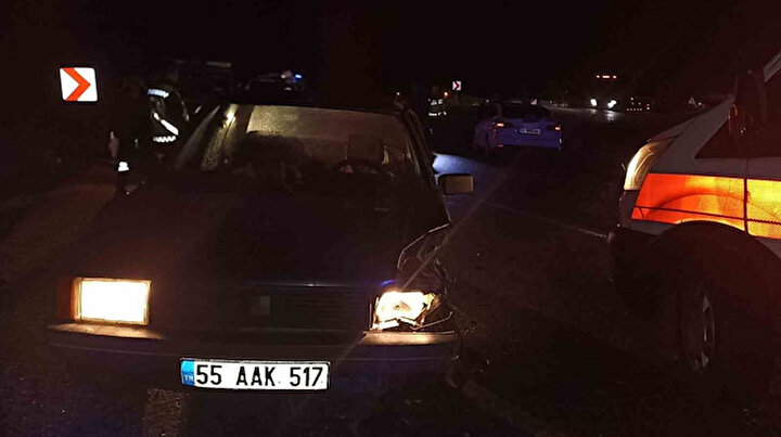 Havza'da üç aracın karıştığı trafik kazası sonucu üç kişi yaralandı.