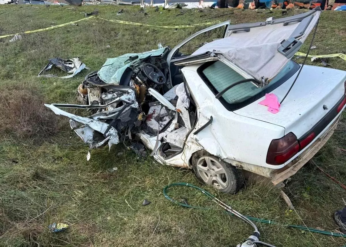 İzmir'de Kaza Sonucu 1 Kişi Hayatını Kaybetti, 1 Kişi Yaralandı