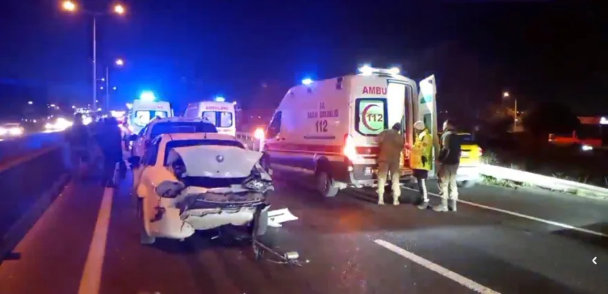 Tekirdağ'da zincirleme kaza sonucu 5 kişi yaralandı.