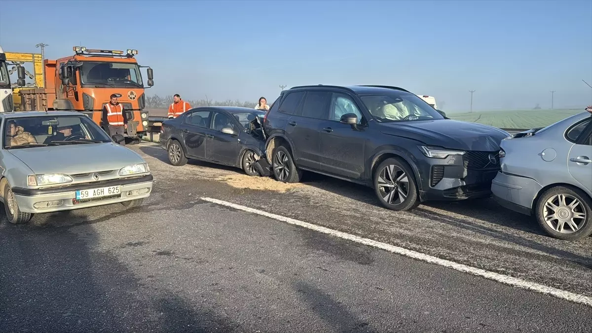 Edirne'de Zincirleme Kaza: 7 Kişi Yaralı