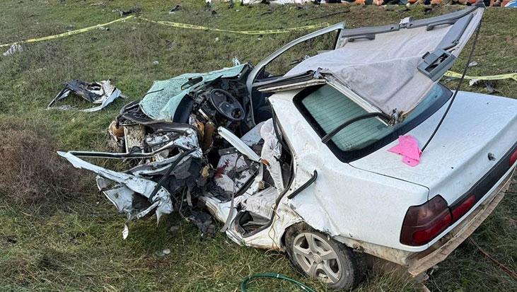 İzmir'de trajik kaza: Bir kişi hayatını kaybetti, bir kişi yaralandı.