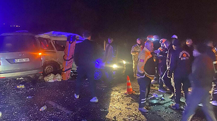 Mardin Ömerli'de 3 araç çarpışması: 3 ölü, 6 yaralı