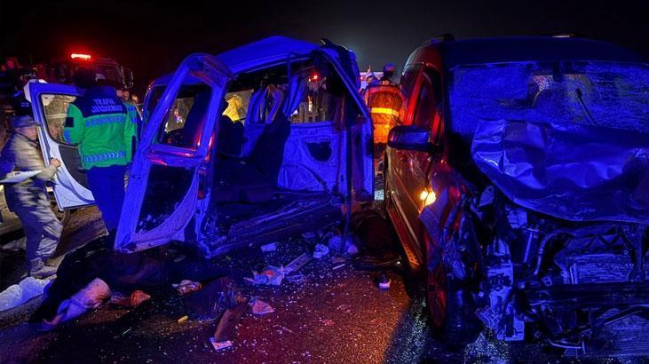 Mardin'de 3 aracın karıştığı ölümcül zincirleme trafik kazası! 4 ölü, 5 yaralı