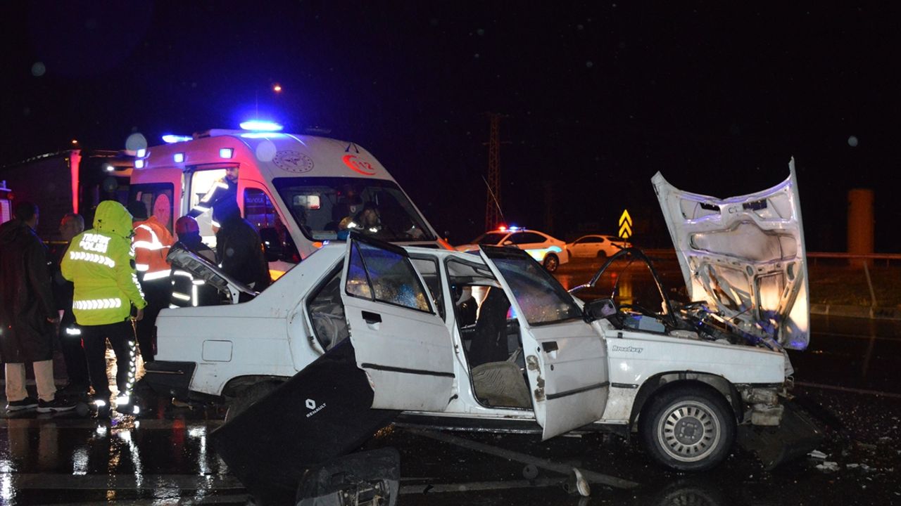 Samsun Havza'da araç ve tırın kaza yapması sonucu 4 kişi yaralandı.