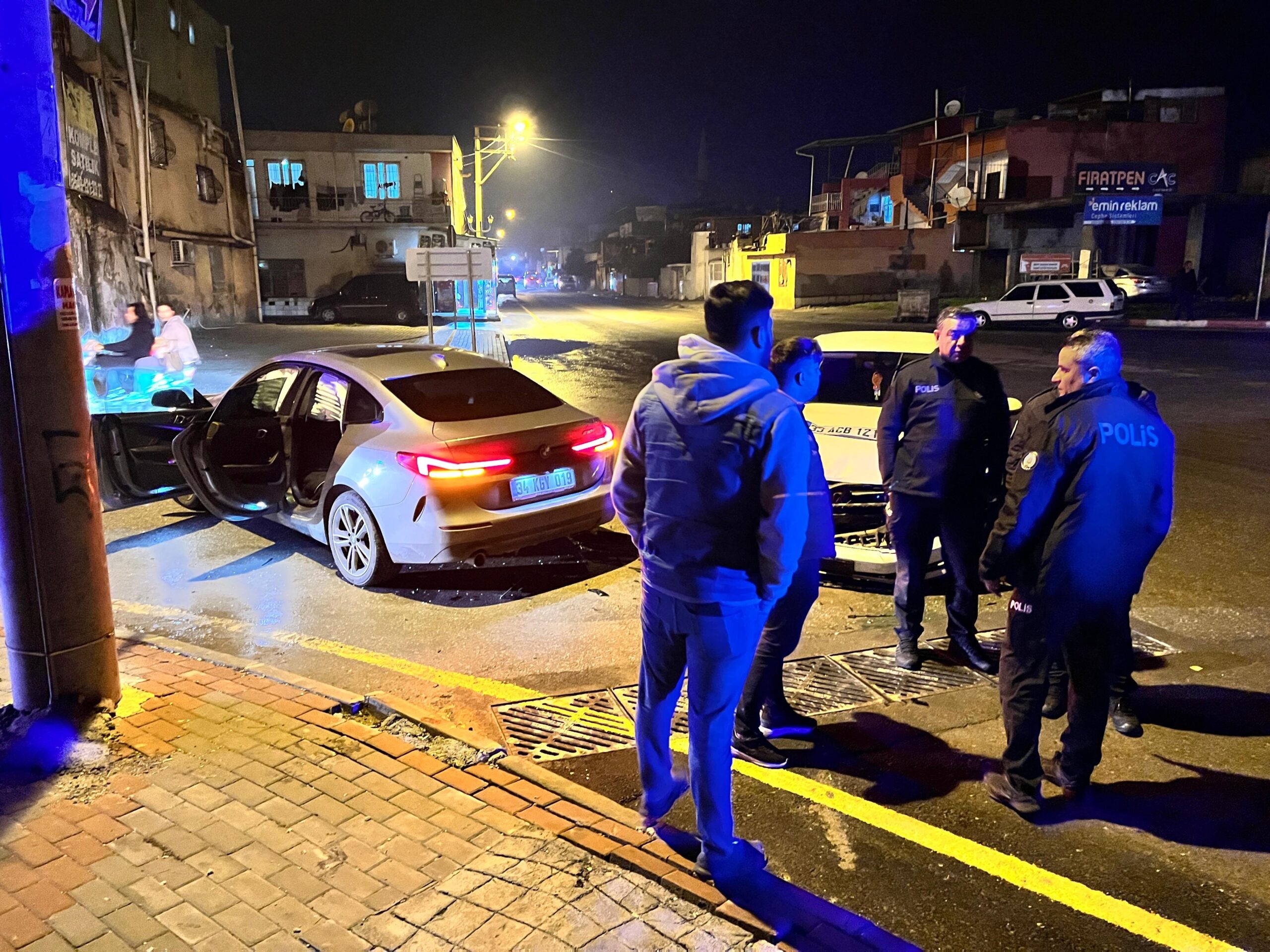 Tarsus'ta trafik kazasında 2 kişi yaralandı.