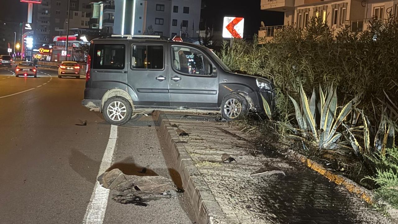 Alanya'da Mevlüt Çavuşoğlu Bulvarı'nda Kaza Bildirildi.