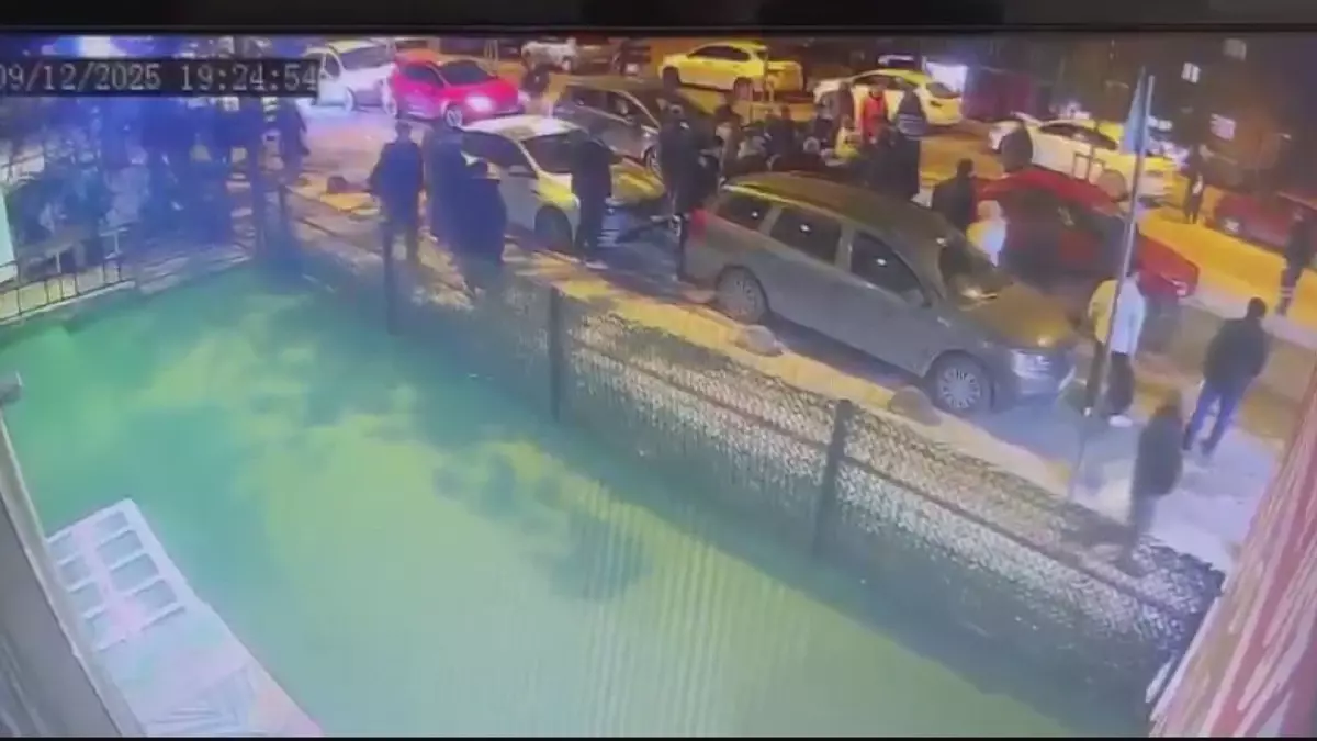 Arnavutköy'de Yaya Çarpışması: Yaralı Durumda