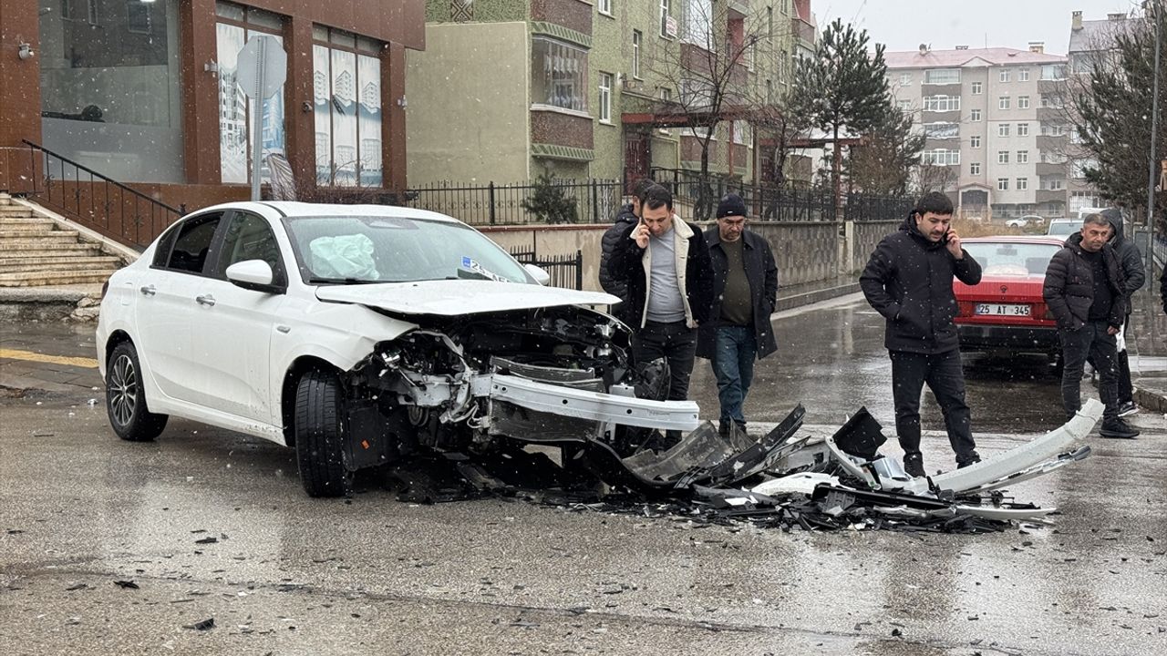 Erzurum’da meydana gelen trafik kazasında 4 kişi yaralandı.