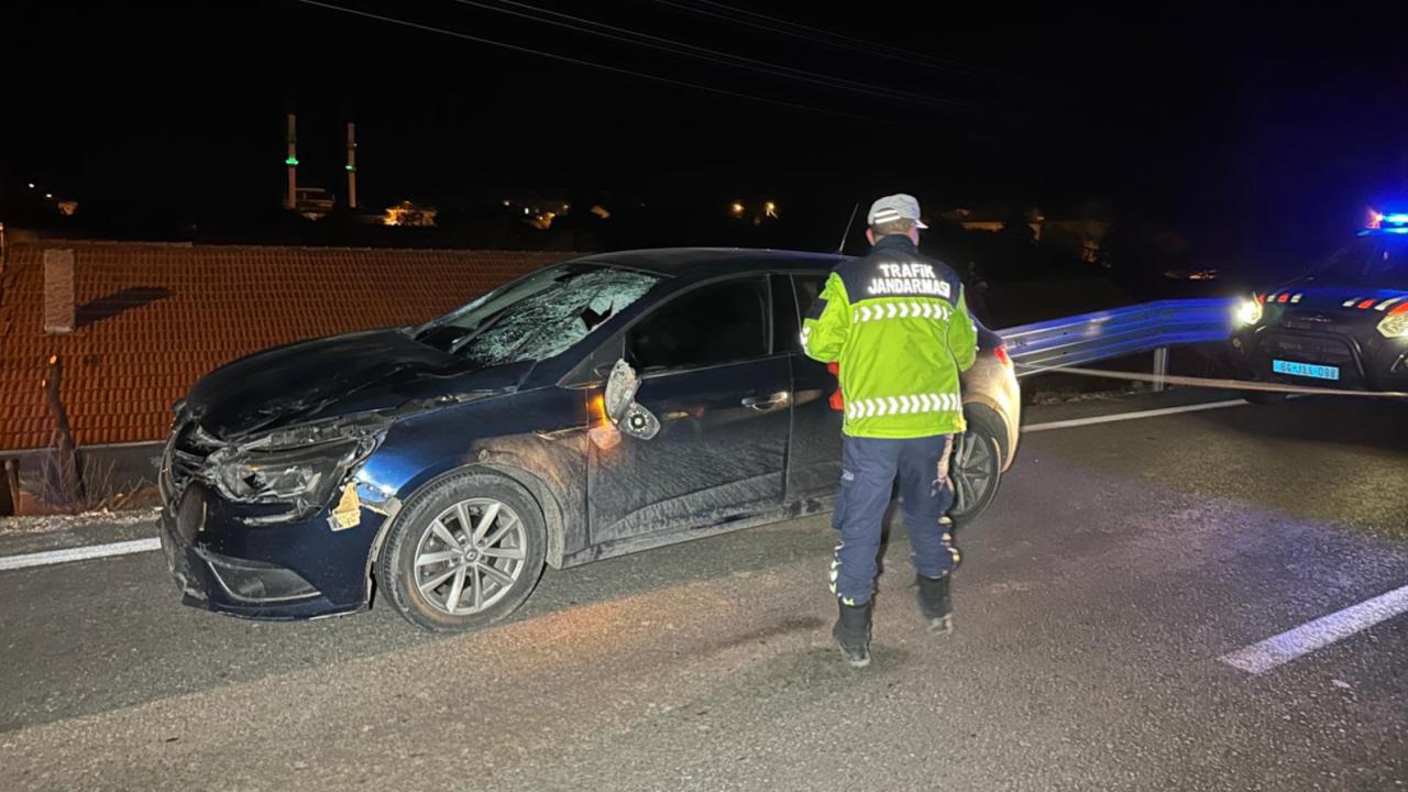 Uşak'ta araç yayalara çarptı: 3 kişi hayatını kaybetti.