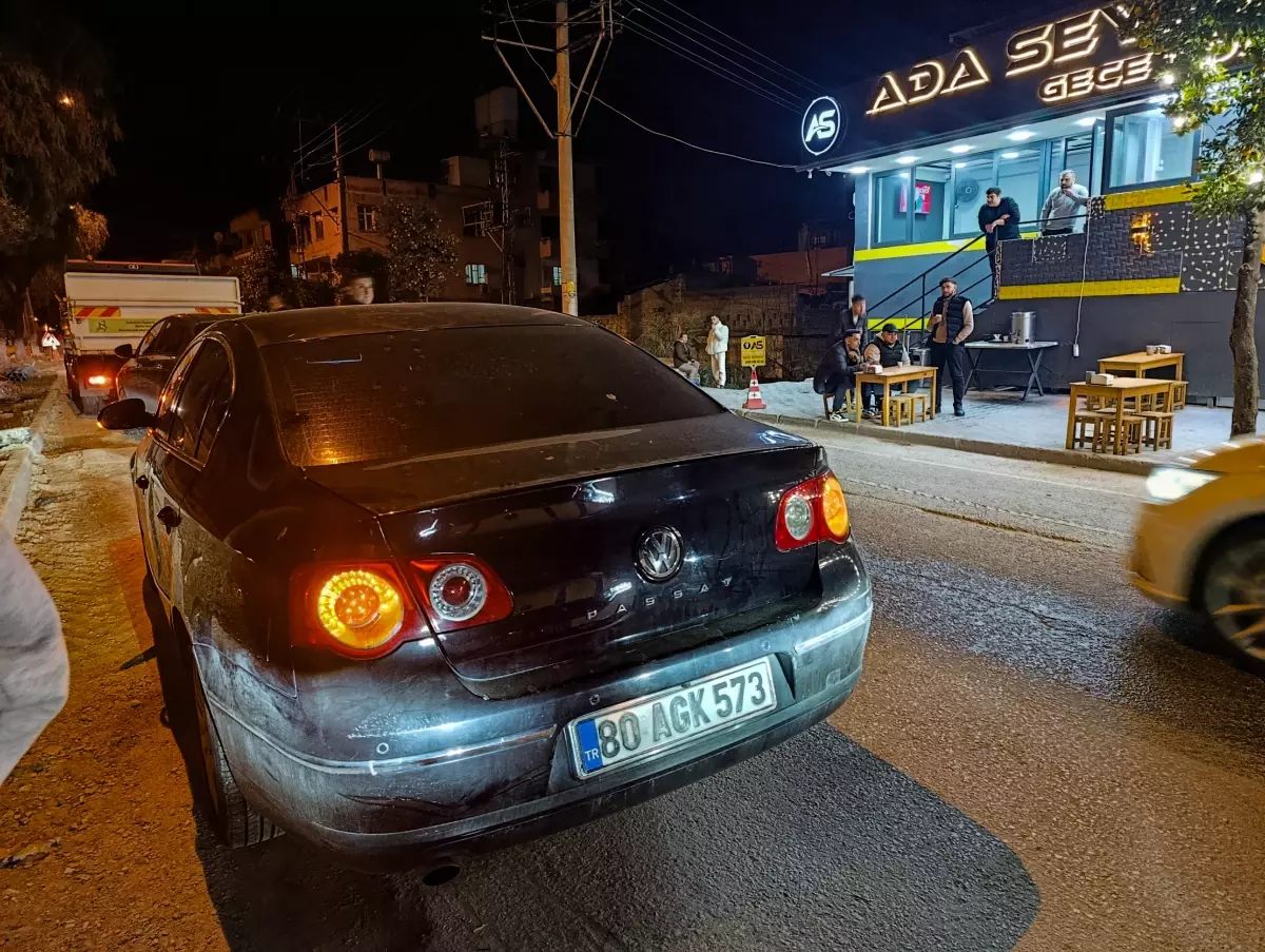 Adana'da trafik kazasında 1 kişi hayatını kaybetti, 2 kişi yaralandı.