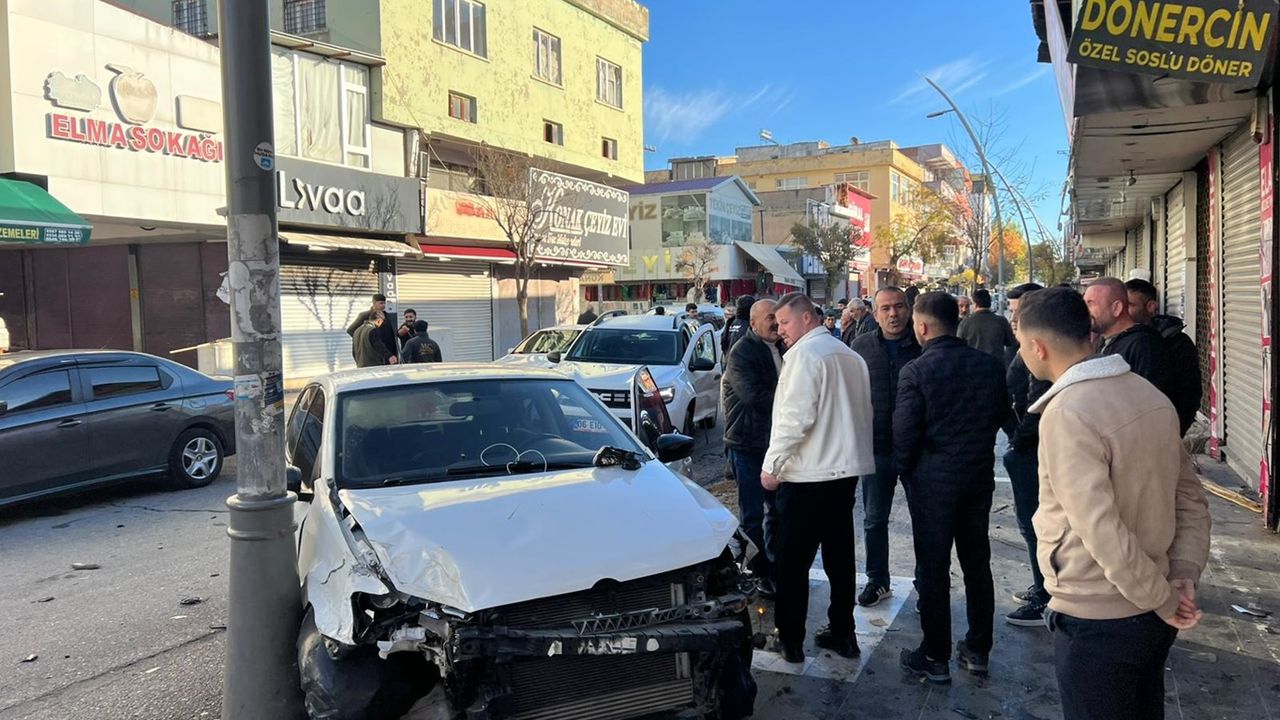 Batman'da maddi zararlı bir trafik kazası oldu.