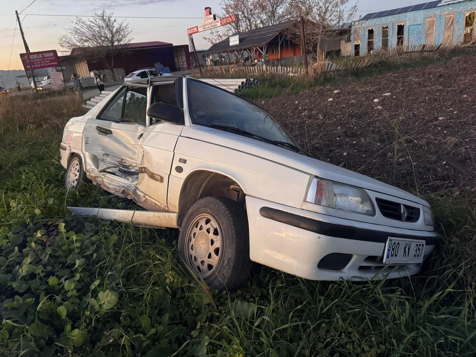 ALİBEYLİ MEYDAN'DA TRAFİK KAZASI...