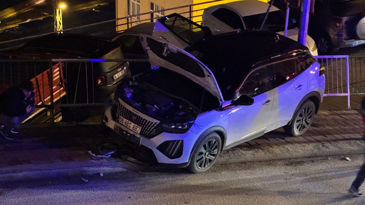 Artvin'de meydana gelen trafik kazasında 3 kişi yaralandı.