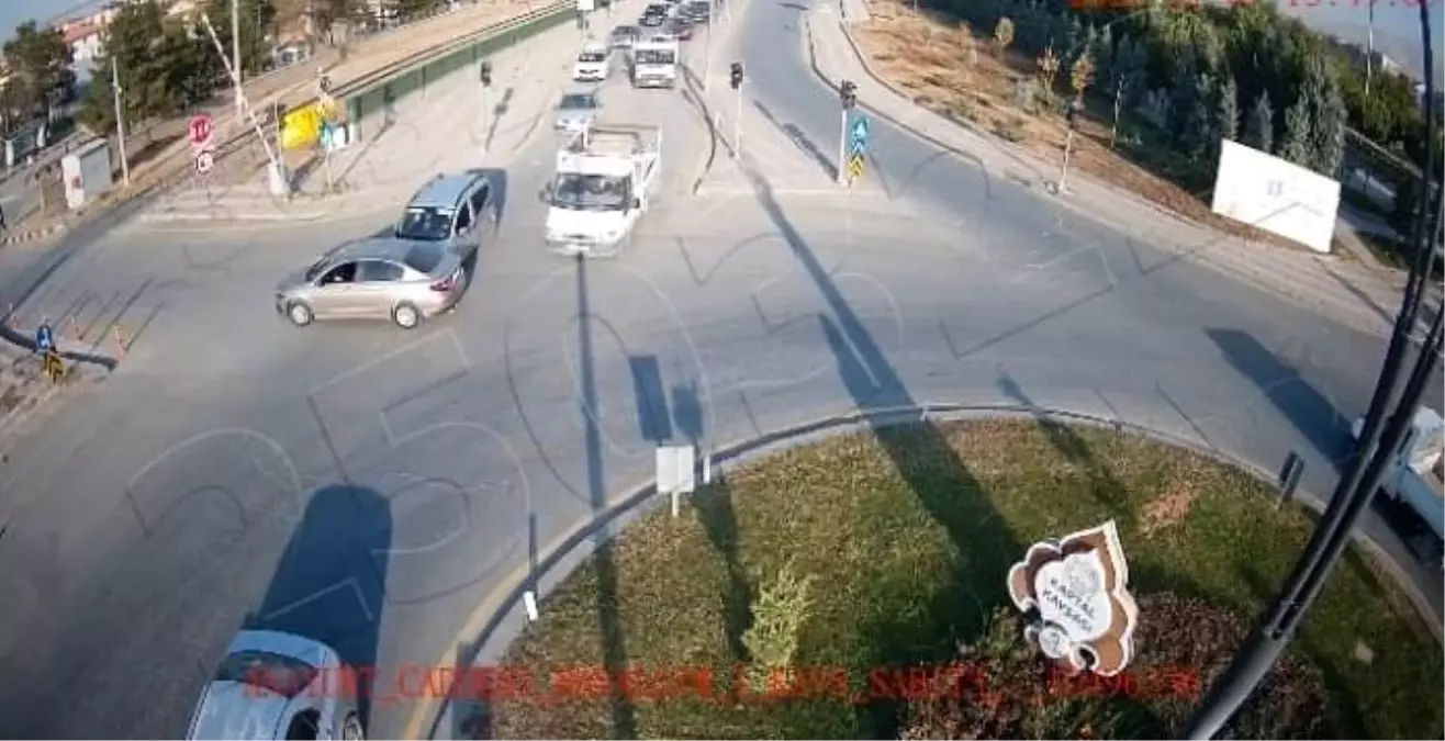 Malatya'da trafik kazaları KGYS kameralarında kaydediliyor.