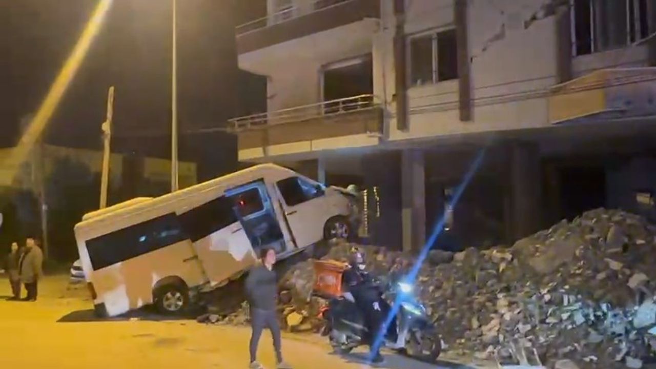 Aynı bölgede iki saat arayla iki yaralanmalı trafik kazası yaşandı...
