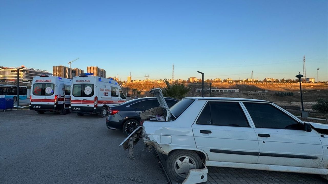 Eğriçay, Adıyaman'da zincirleme kaza: 4 kişi yaralı
