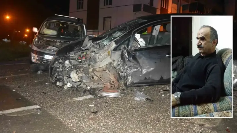 Kamyonet ile otomobil çarpıştı: Bir ölü ve dört yaralı var.
