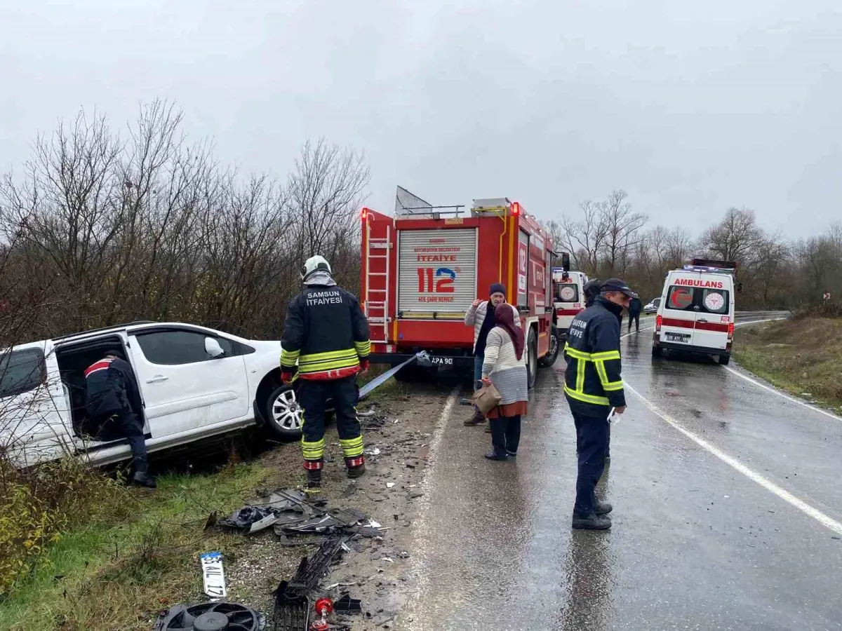 Samsun'da trafik kazası: İki kişi yaralandı.