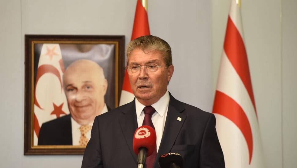 Bakan Oğuz, genç yaşta trafik kazasında hayatını kaybeden Gümüşsoy'a başsağlığı diledi.