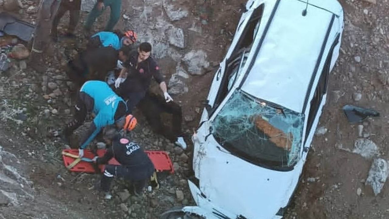 Bingöl'de kaza meydana geldi: 2 kişi yaralandı.