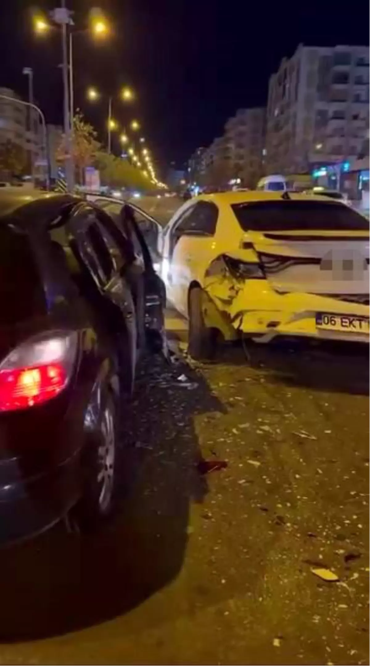 Diyarbakır'da peş peşe kaza: 3 kişi yaralandı.