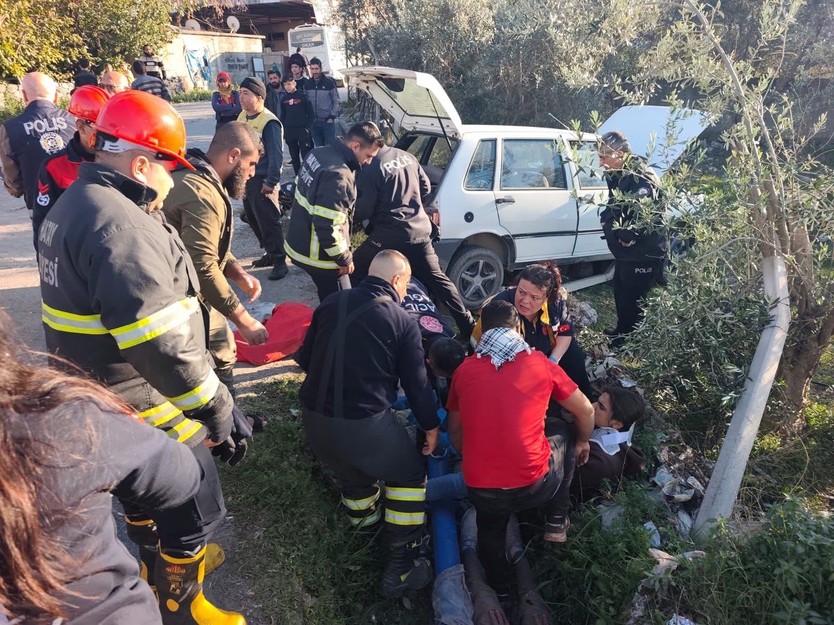 Erzin'de trafik kazasında 3 kişi yaralandı.